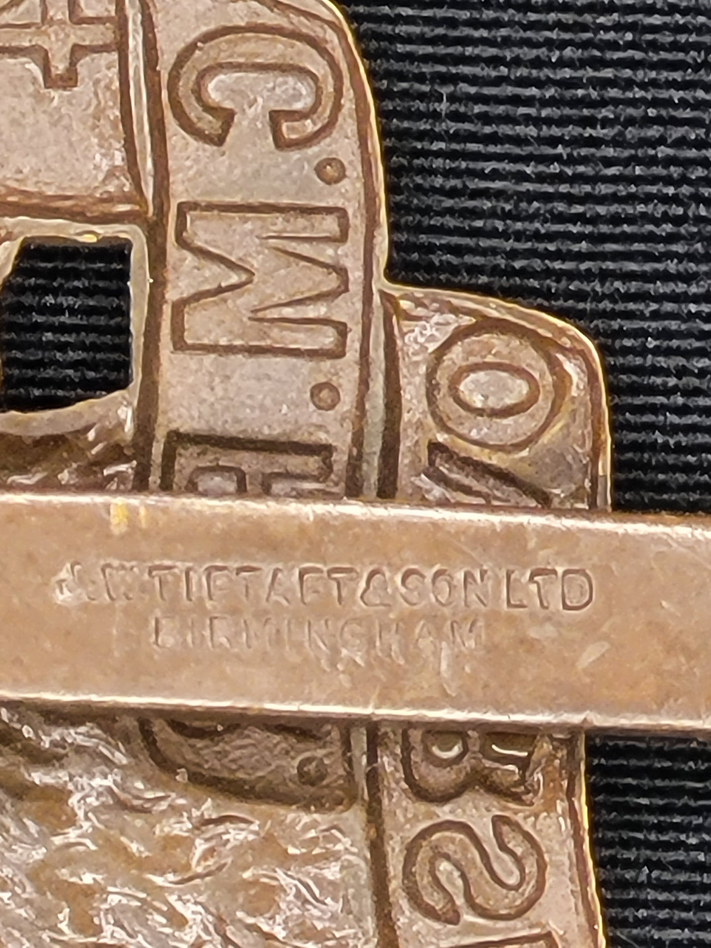 WW1 CEF 4th C.M.R.R. Cap Badge, Tiptaft