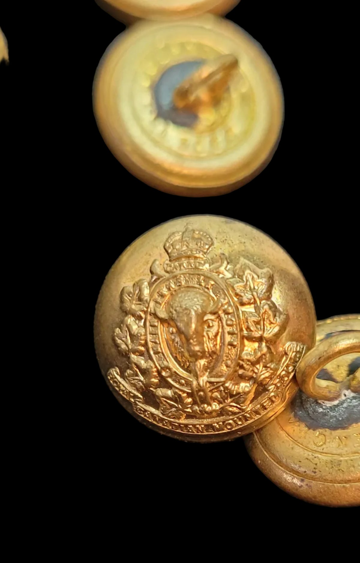 13mm king's crown RCMP buttons WW2 4