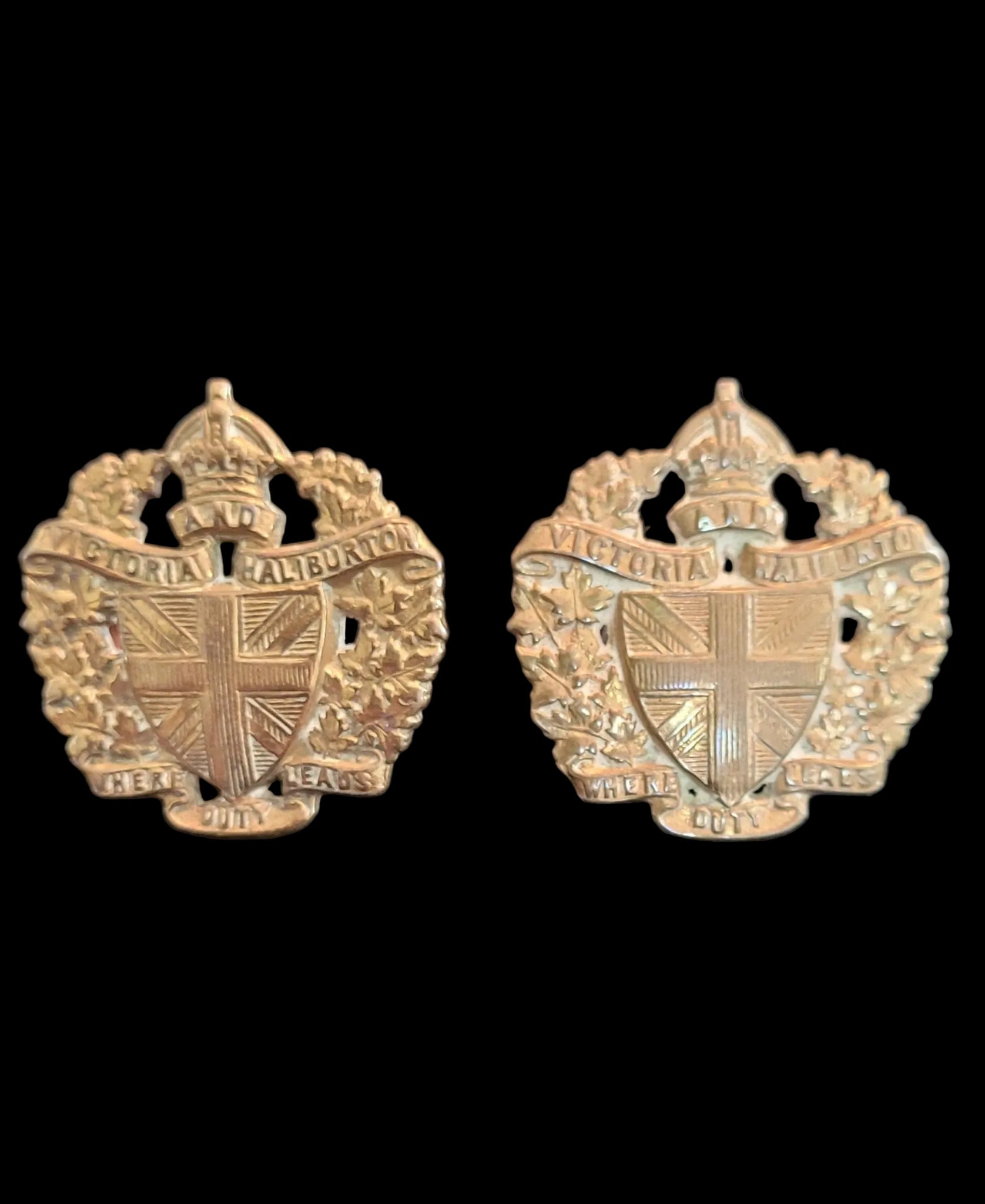 1932 Pattern Canadian Collar Badges to the Victoria and Haliburton Regiment