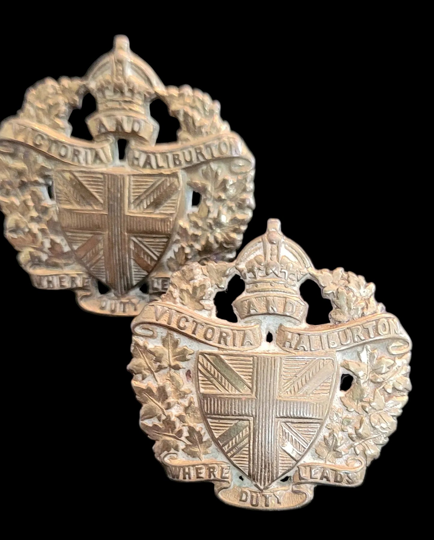1932 Pattern Canadian Collar Badges to the Victoria and Haliburton Regiment
