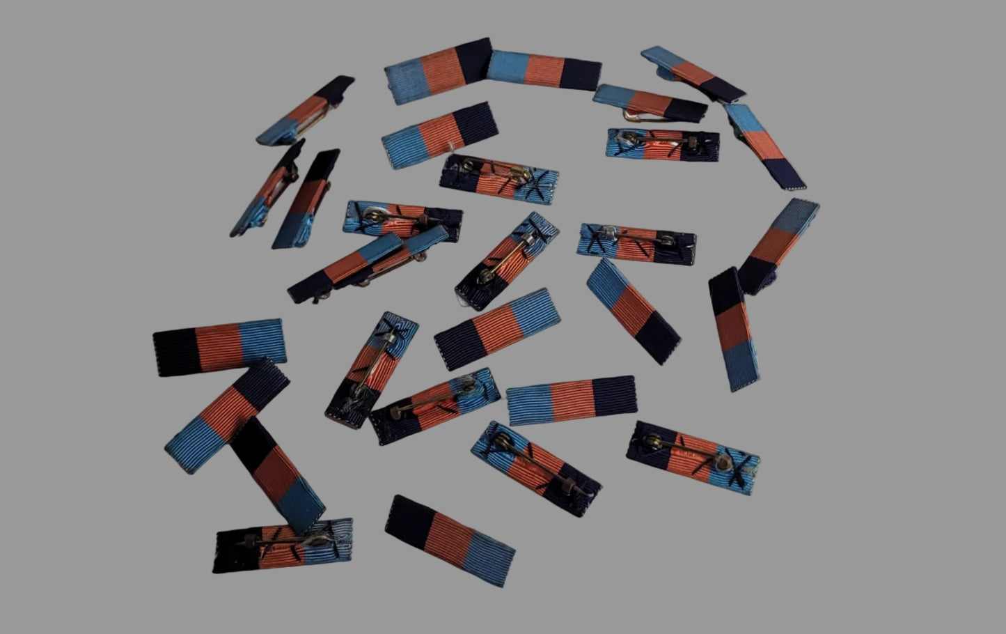 1939 1945  1939/45 Pin Back Ribbon Ba