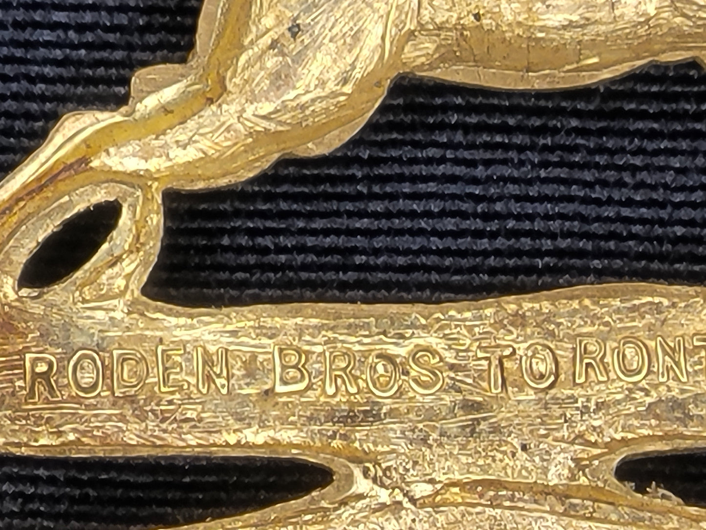 WW1 CEF Royal Canadian Dragoons Gilt (officer's?) 1917 dated Cap Badge