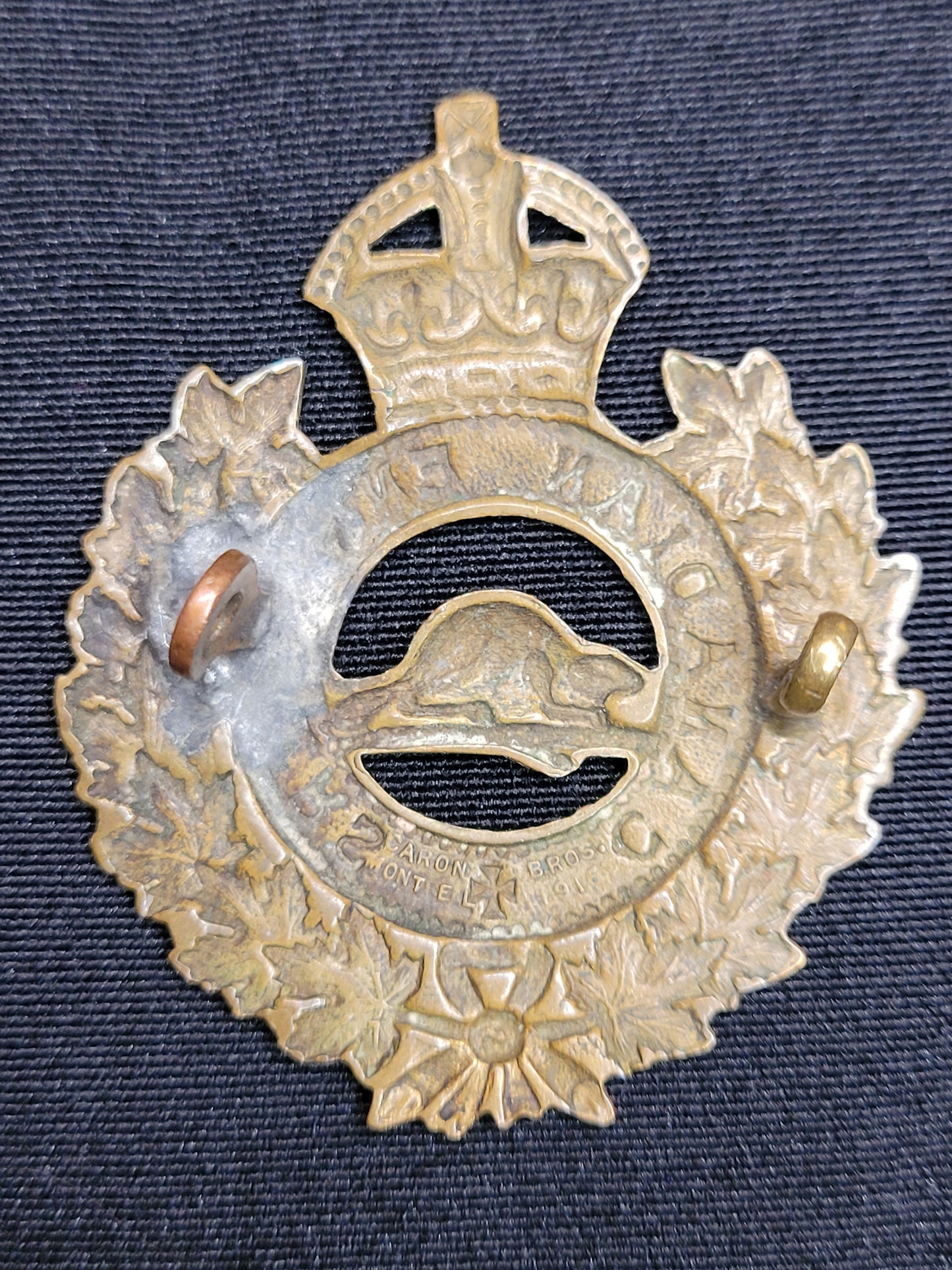 WW1 CEF Canadian Engineers Cap Badge. Caron Bros. 1915
