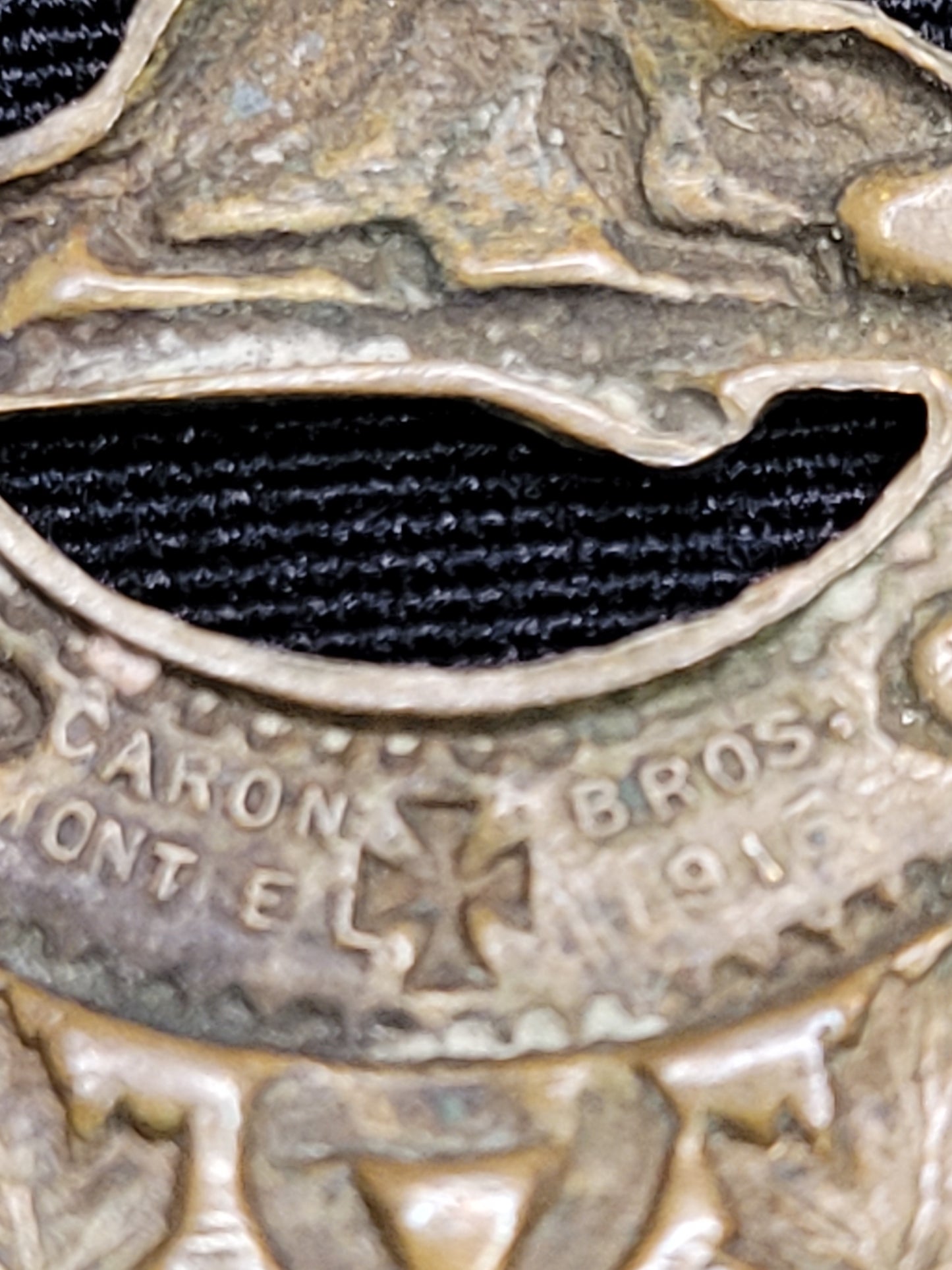 WW1 CEF Canadian Engineers Cap Badge. Caron Bros. 1915