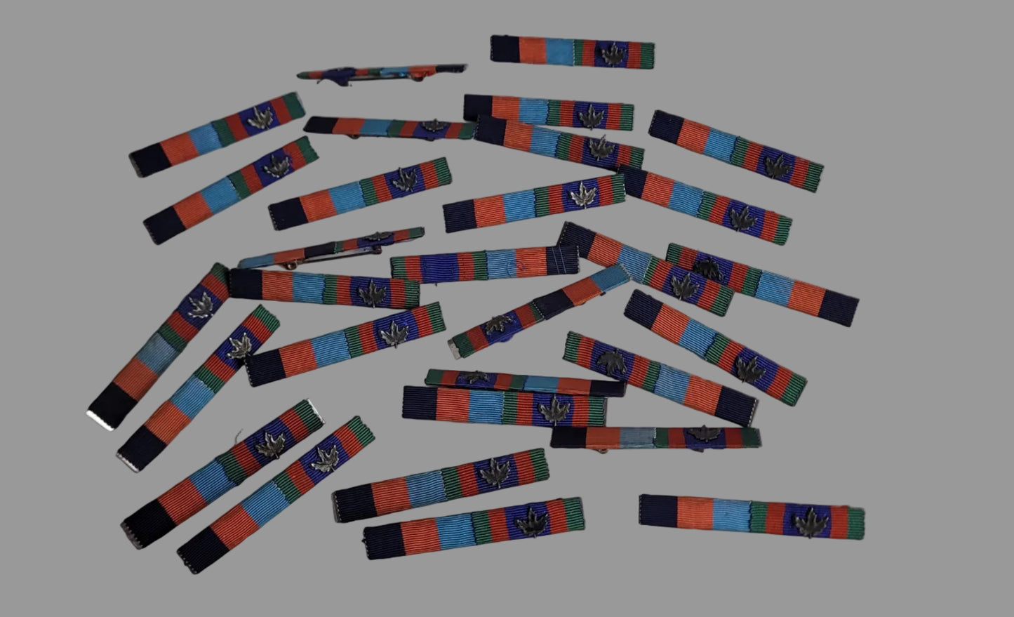 39/451939 1945 CVSM ribbon bar with overseas device