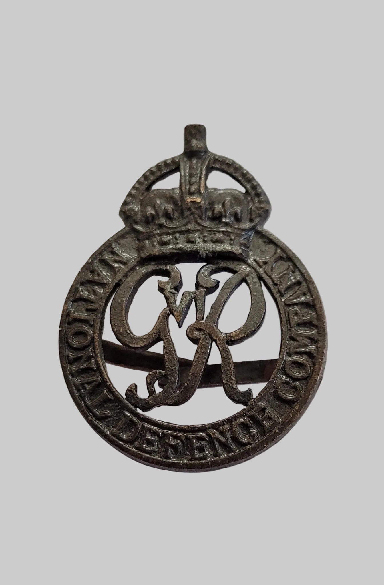 British National Defence Company Cap Badge GVI