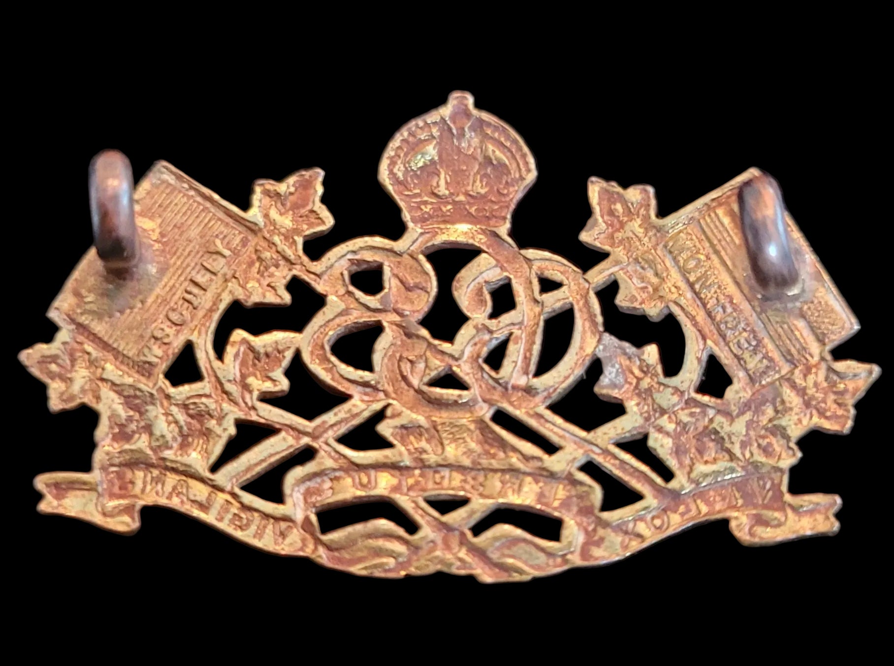Collar Badge to the Canadian Corps of Signals obverse