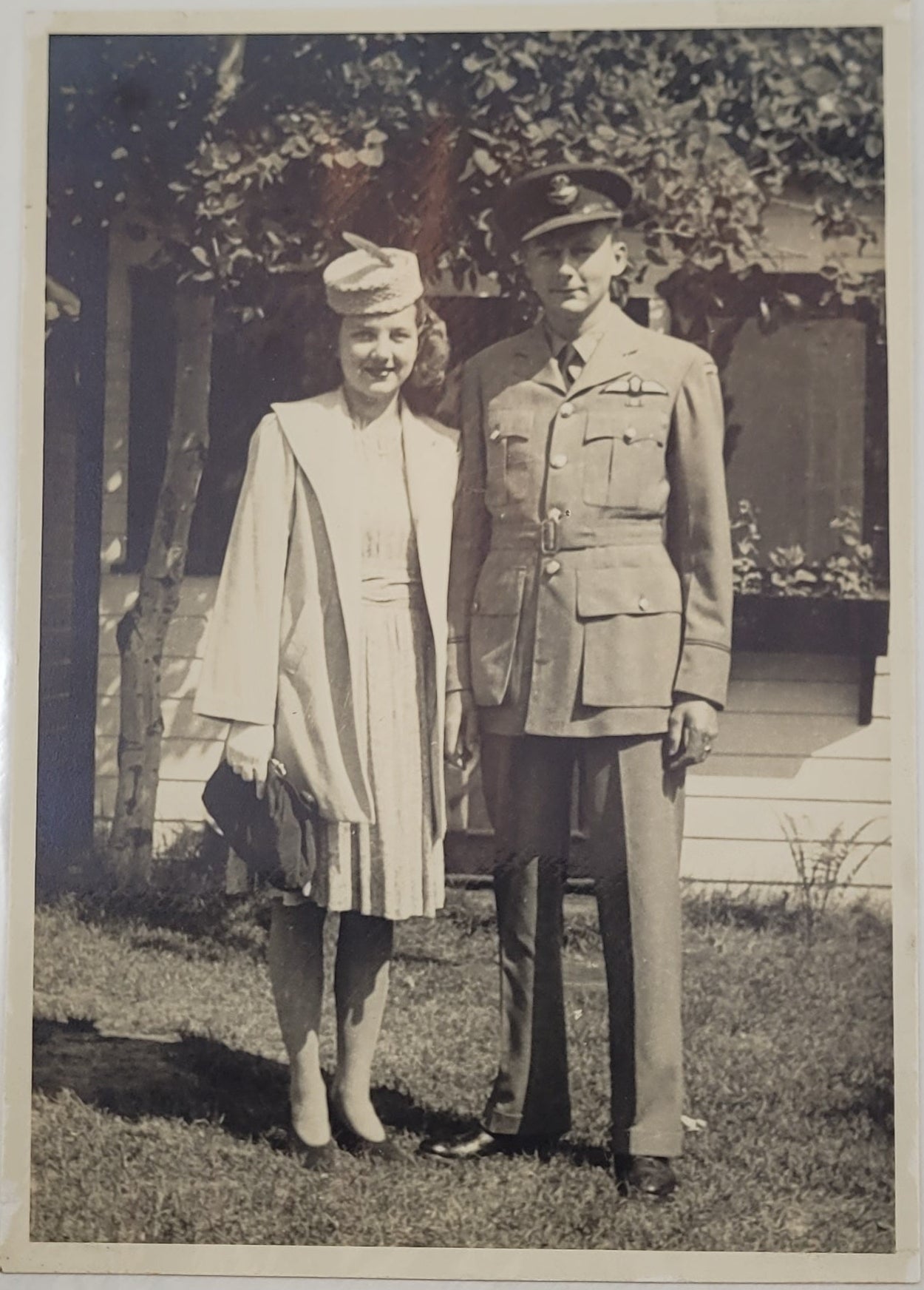 Flying Officer JW and Aili Newman Photo