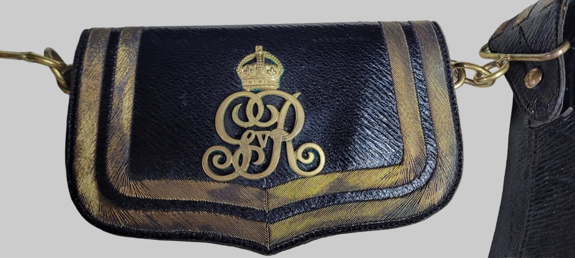 Officer's Geo V cross belt and pouch 