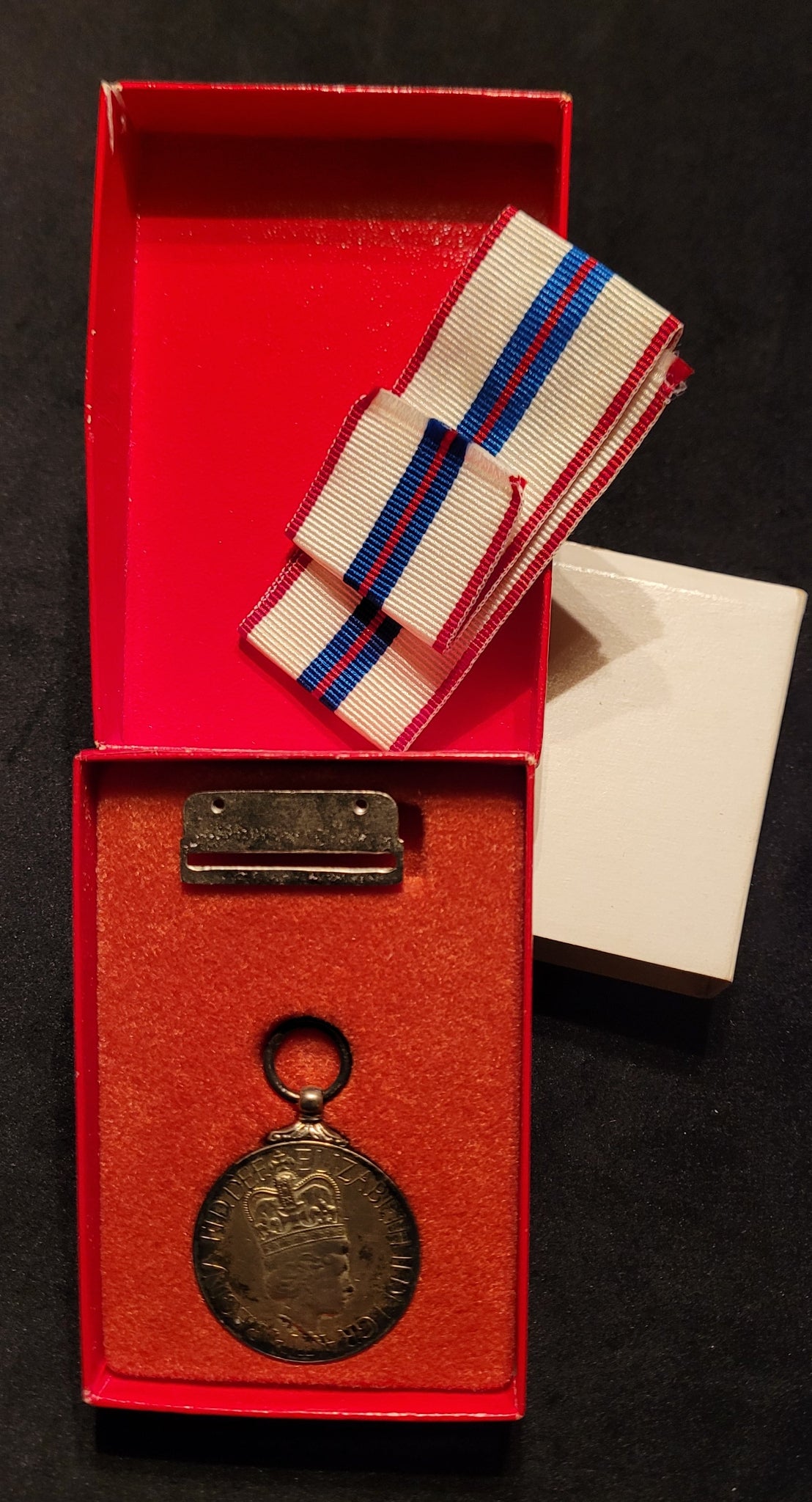 Queen Elizabeth II Silver Jubilee Medal - Men's Issue