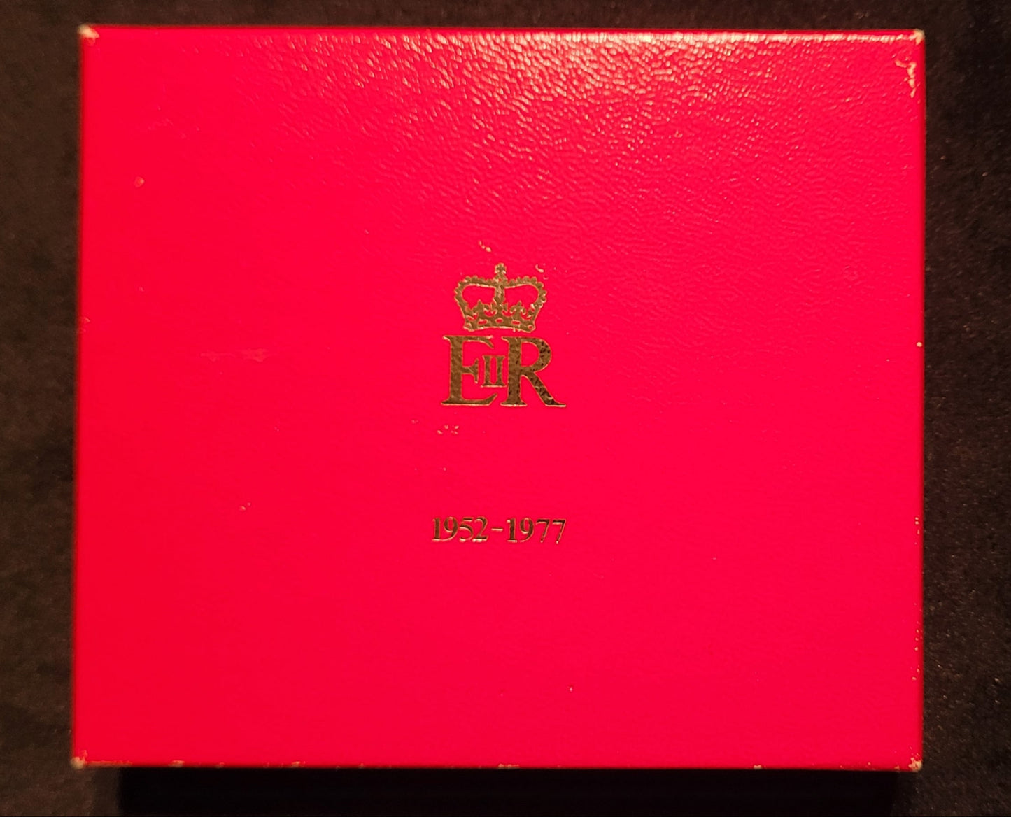 Queen Elizabeth II Silver Jubilee Medal - Women's Issue box
