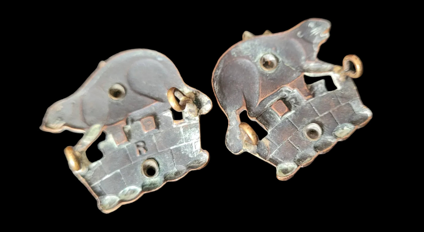 Royal Regiment of Canada 1939 collar badges C/3 1