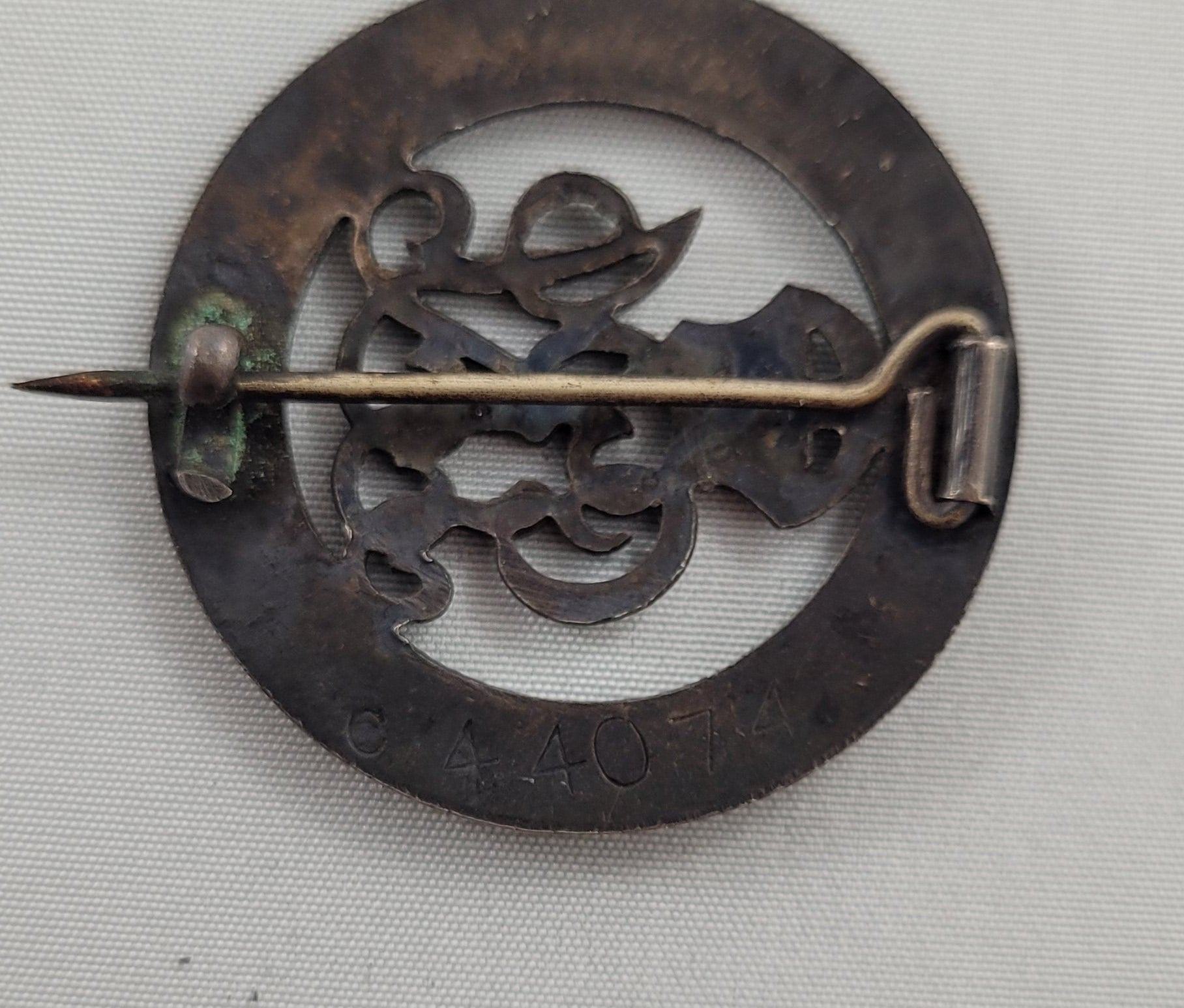WW1 Canadian Silver War Badge (C44074) Obverse