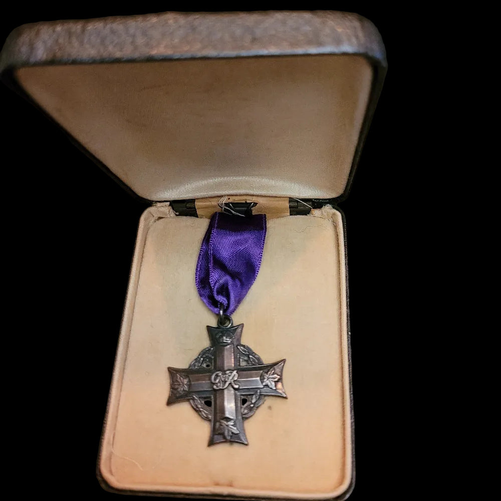 WW1_Memorial_Cross_to_Private_Williamson_Paterson_175th_and_21st_Reserve_Battalions