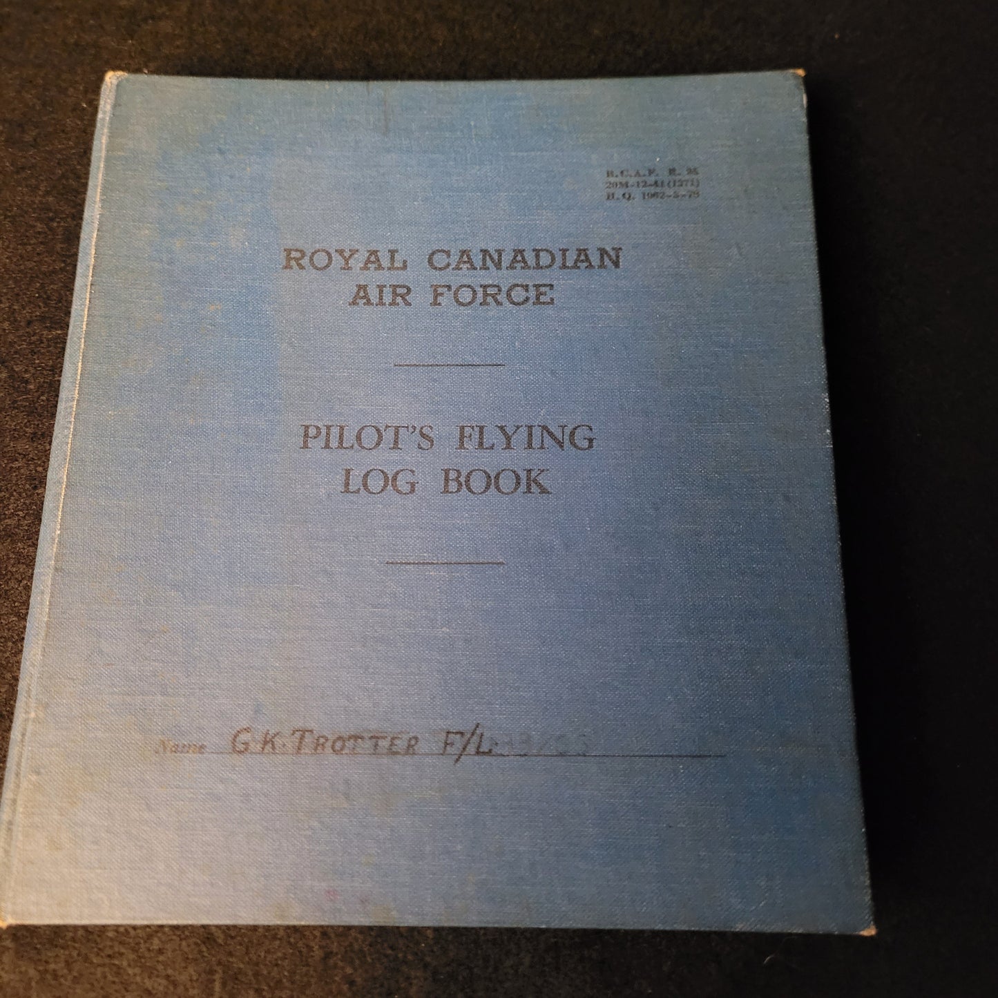 WW2 RCAF Pilot's Flying Log Book - #20 EFTS Oshawa