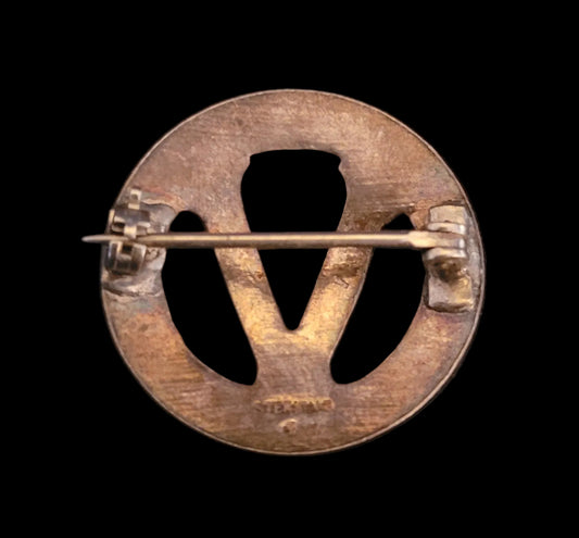 WW2 "V for Victory" Home Front Pin obverse